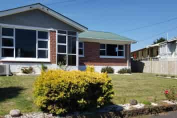 28 Lewis Street, Glenview