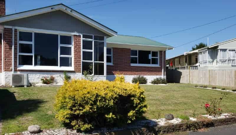 28 Lewis Street, Glenview