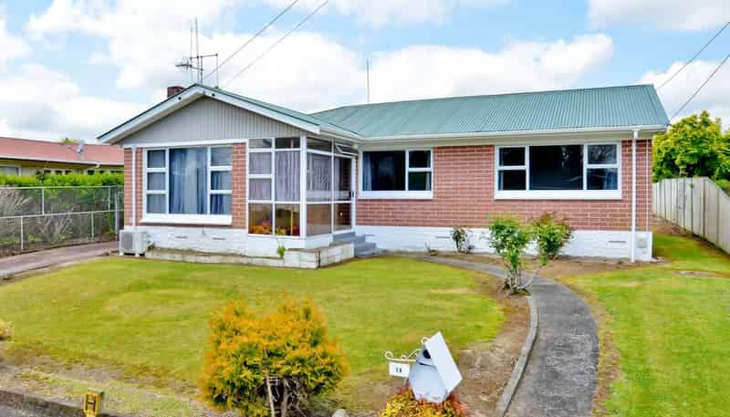 28 Lewis Street, Glenview