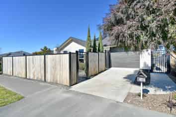 16A Clarevale Street, Burwood