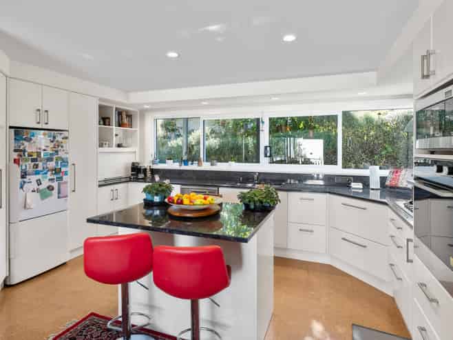 28 Kakariki Grove, Waikanae
