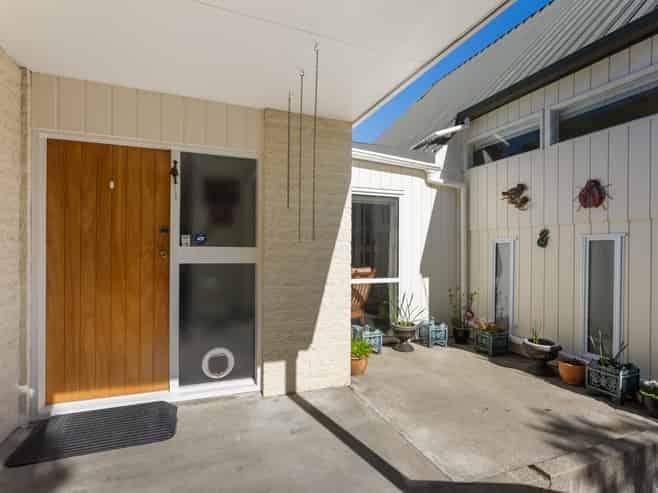 28 Kakariki Grove, Waikanae