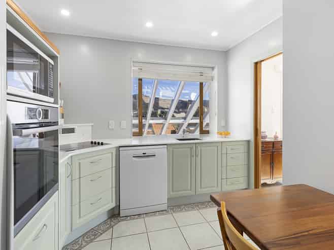 66 Taylor Terrace, Tawa