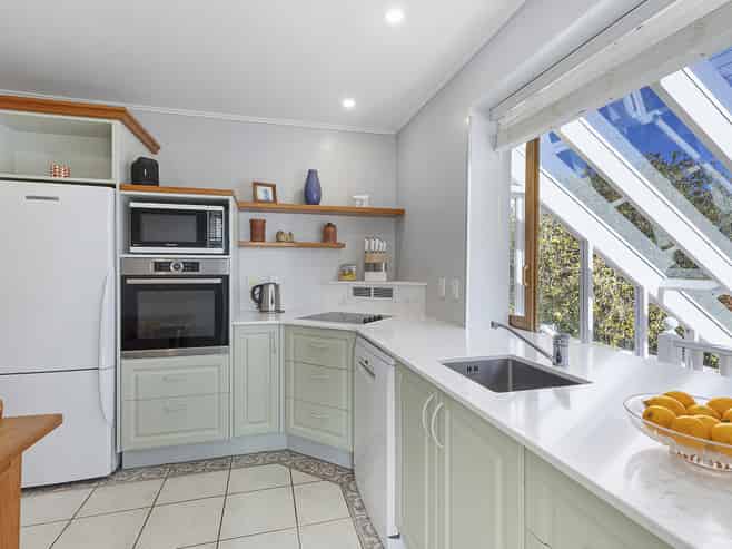 66 Taylor Terrace, Tawa