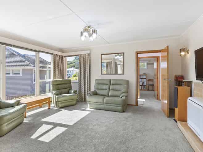 66 Taylor Terrace, Tawa