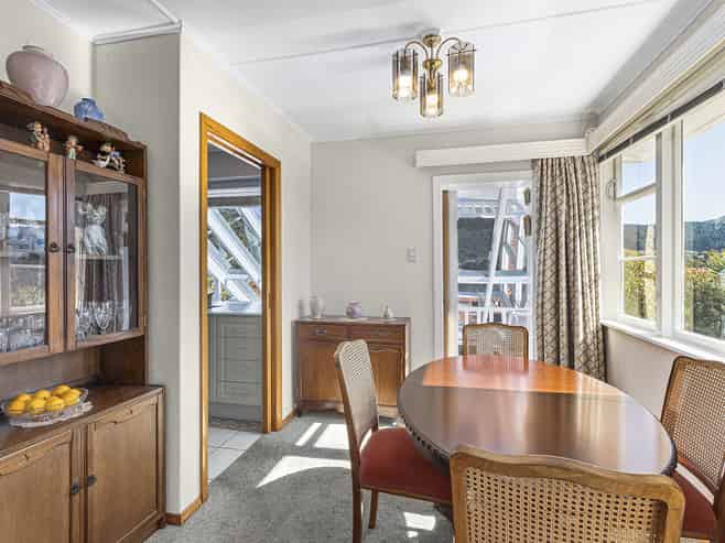 66 Taylor Terrace, Tawa
