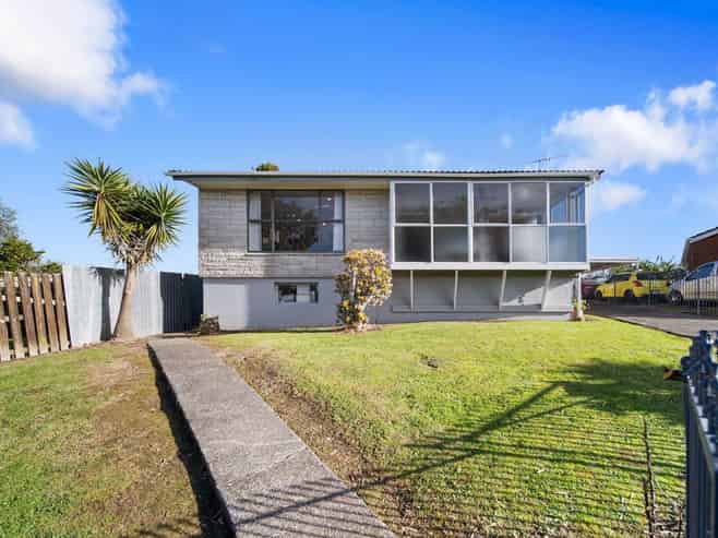 4 Pike Place, Mangere East