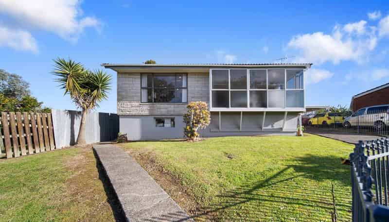 4 Pike Place, Mangere East