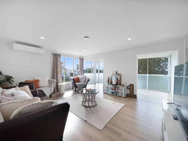 4 Pike Place, Mangere East