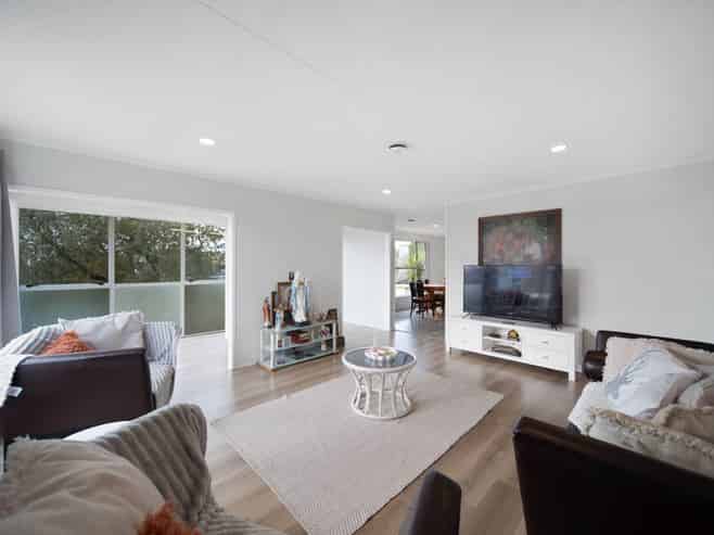 4 Pike Place, Mangere East