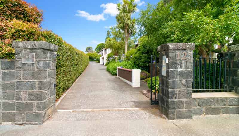 8/123 Owens Road, Epsom