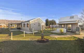 4 Bank Avenue, Middlemarch