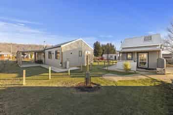 4 Bank Avenue, Middlemarch