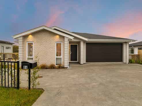 84 Arran Drive, Orewa