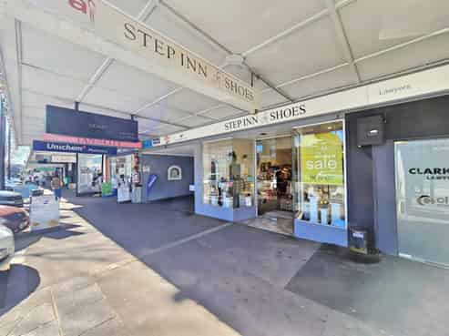 High Profile Retail - Three Lamps Plaza