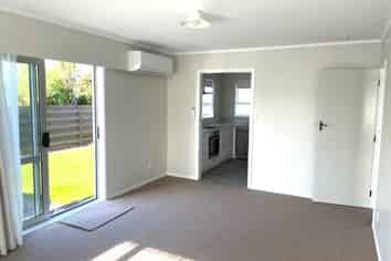 b/790 Main Street, Roslyn