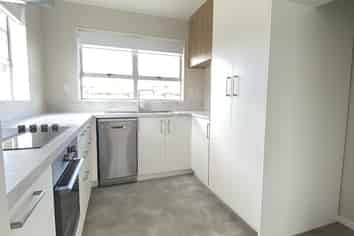 b/790 Main Street, Roslyn