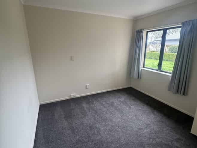 28 Diomede Glade, Flagstaff