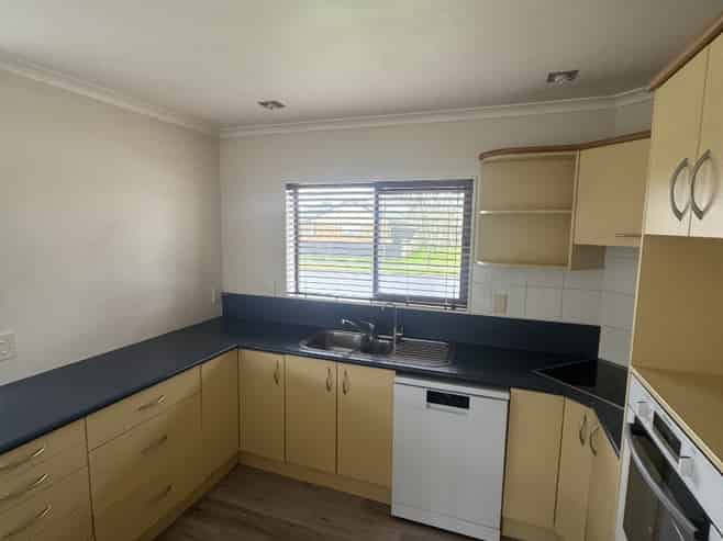 28 Diomede Glade, Flagstaff