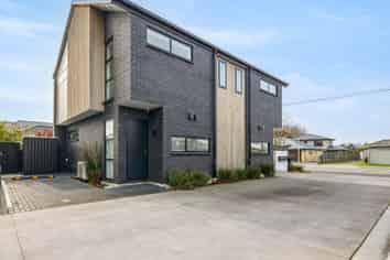 2/59 Waimairi Road, Ilam