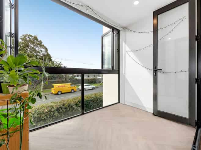 102/82 Jellicoe Road, Panmure