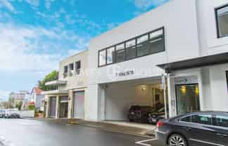 MODERN PARNELL OFFICE SUITE WITH MEETING ROOM