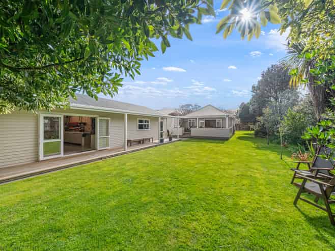 3 Heretaunga Square, Silverstream