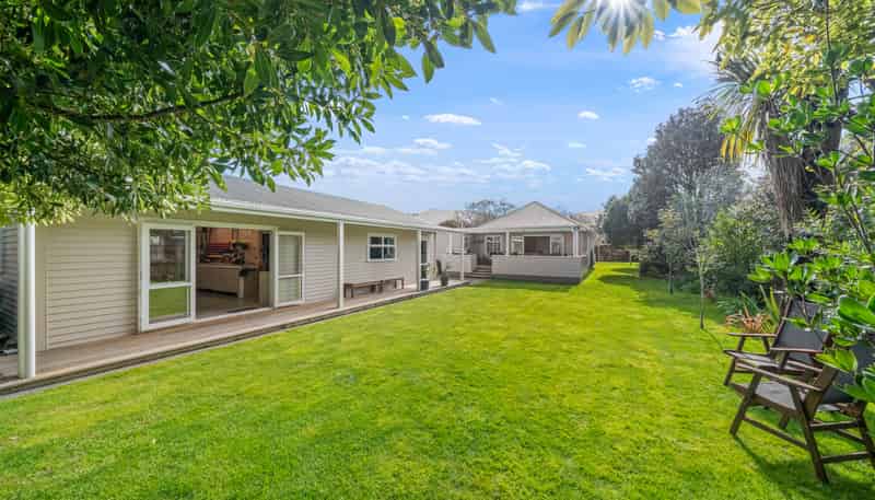3 Heretaunga Square, Silverstream