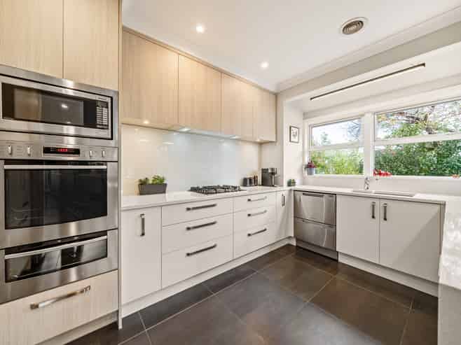 3 Heretaunga Square, Silverstream