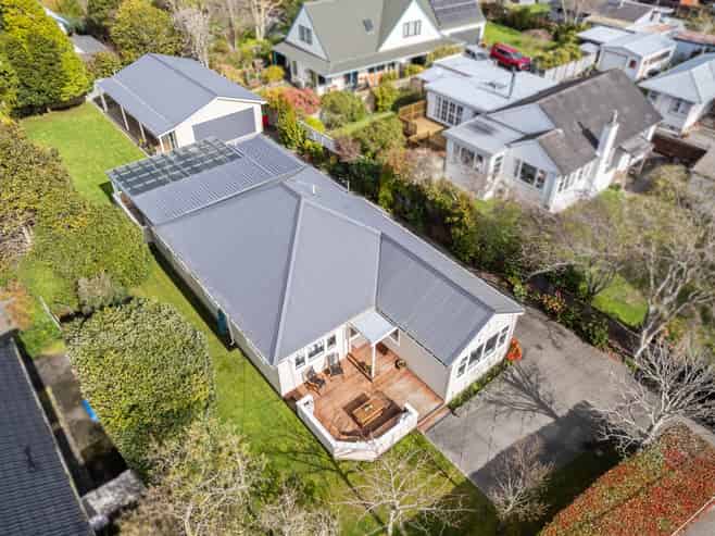 3 Heretaunga Square, Silverstream