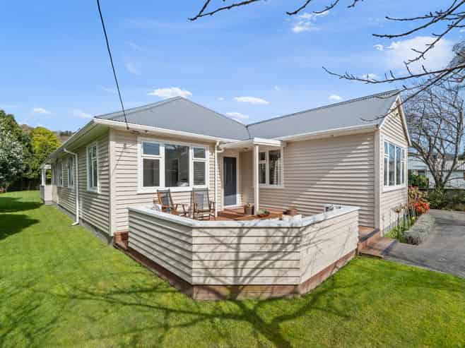 3 Heretaunga Square, Silverstream