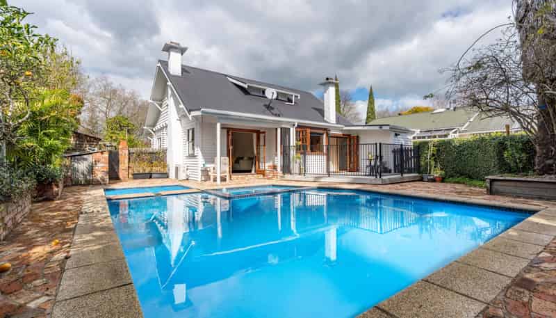 8 Riro Street, Hamilton East
