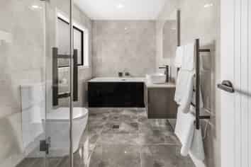 1/164 Cambridge Road, Hillcrest