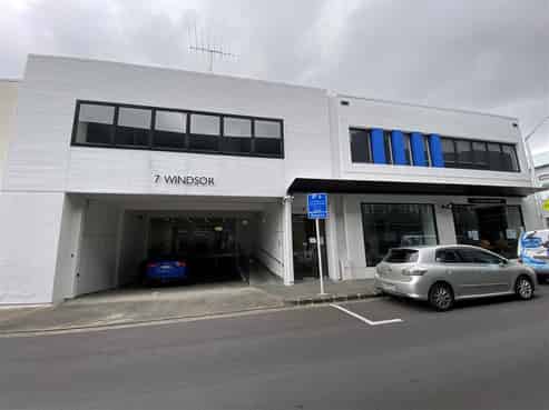 Tidy Character Parnell Office