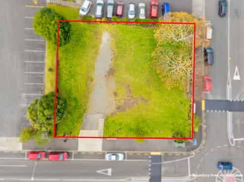 Command attention iconic CBD site