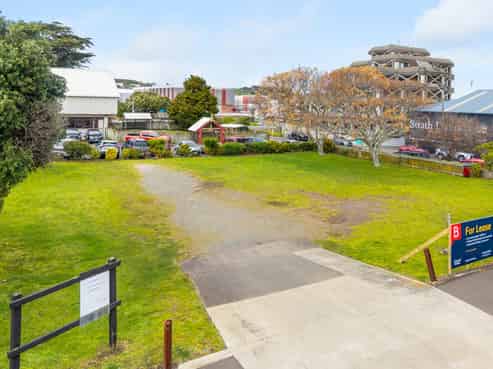 Command attention iconic CBD site