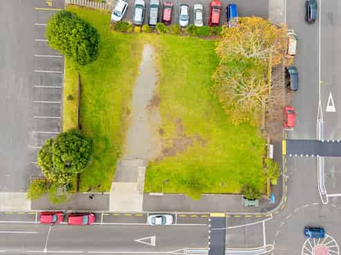 Command attention iconic CBD site
