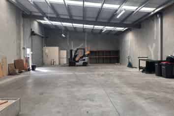 200m2* Warehouse Unit on Blenheim Rd
