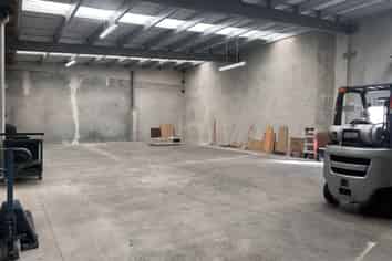 200m2* Warehouse Unit on Blenheim Rd