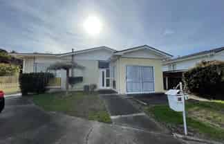 2 Aiken Road, Saint Johns Hill