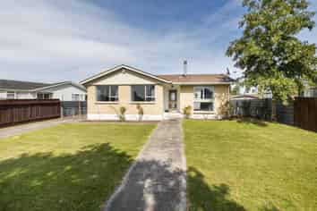 8 Robinson Crescent, Westbrook