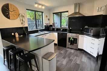 44 Ayrshire Drive, Grandview Heights