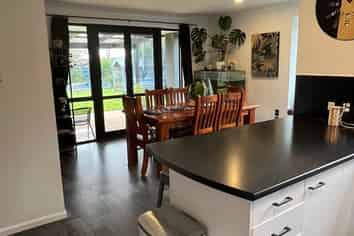 44 Ayrshire Drive, Grandview Heights