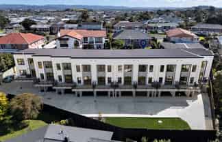 25 Warren Avenue, Three Kings