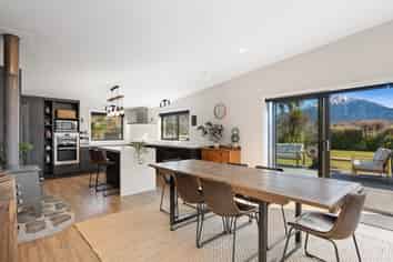 439 Springburn Bushside Road, Staveley