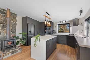 439 Springburn Bushside Road, Staveley