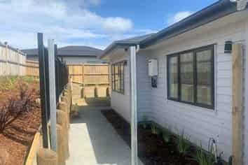 2A Davey Crescent, Orewa