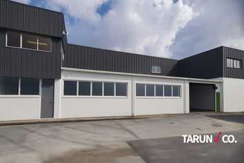 Rosebank Facility: Warehouse & Showroom