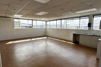 Rosebank Facility: Warehouse & Showroom