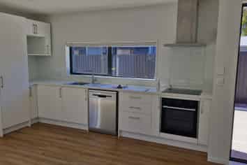 2/152 Woodham Road, Linwood